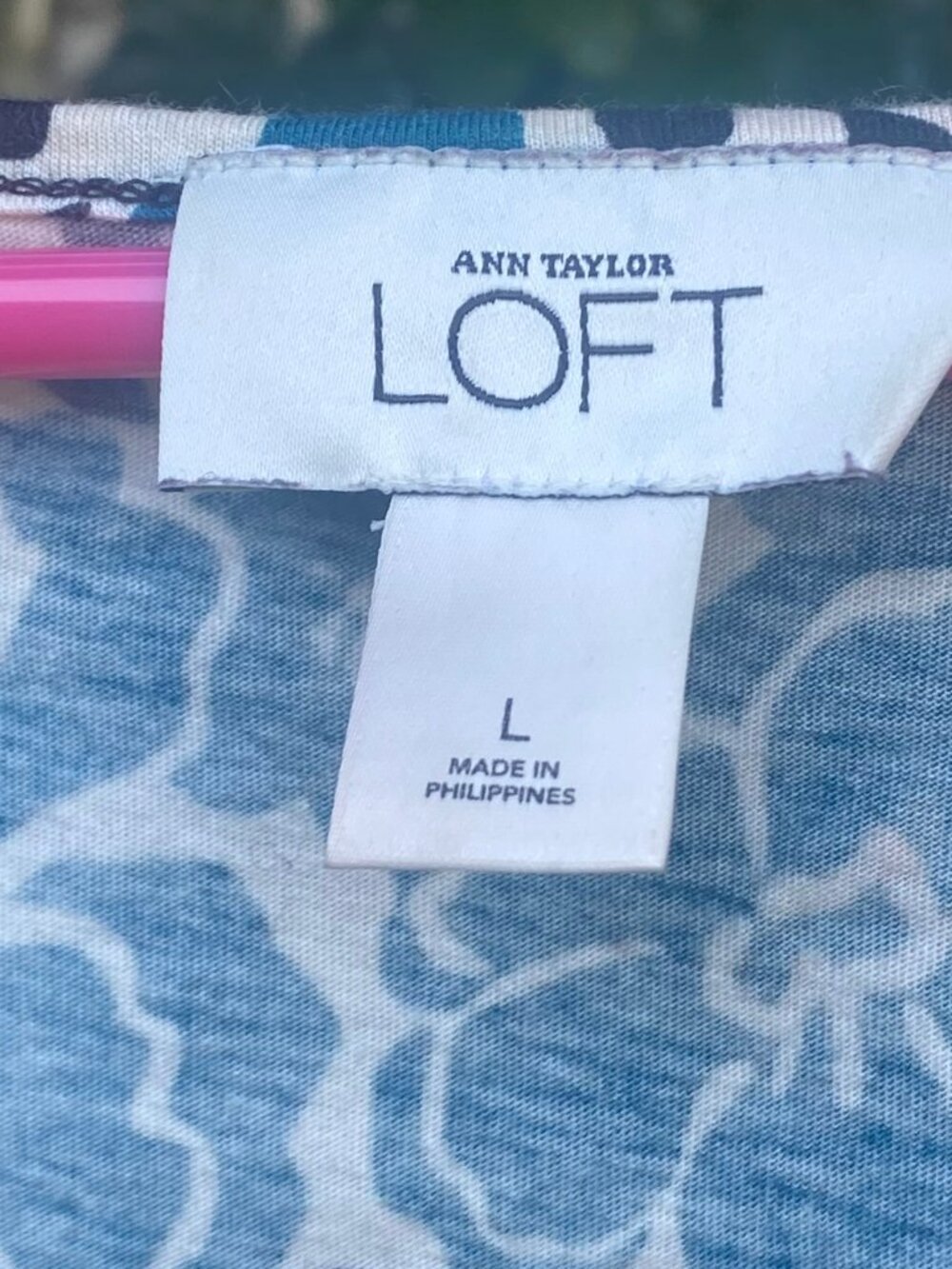 Loft Tropical Floral Pattern Blue and White Short Sleeved Top - Size Large - Picture 5 of 10